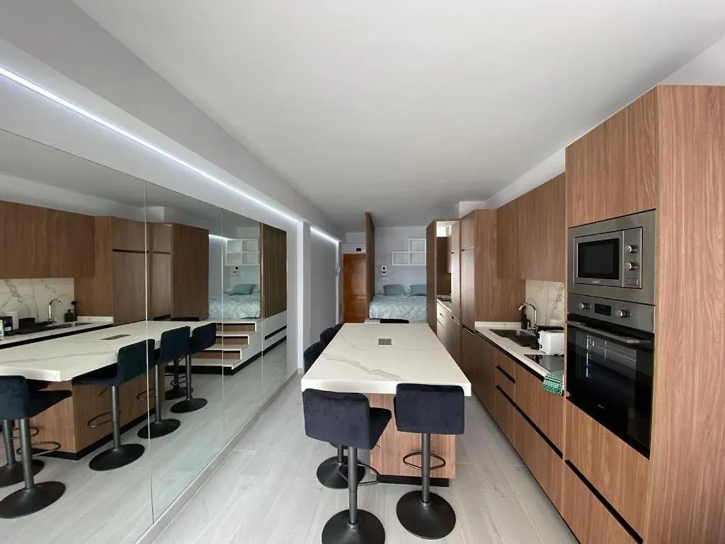 Modern Beachfront Studio With Balcony Views New Las Palmas de Gran Canaria Apartment